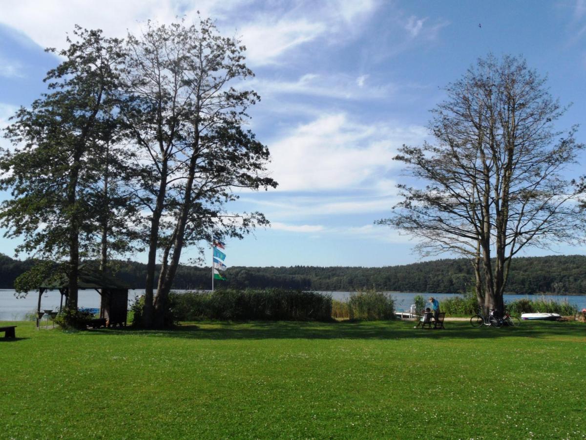 Ferienwohnungen Direkt Am See Bei Den Kaiserbaedern 제바트헤링스도르프 외부 사진