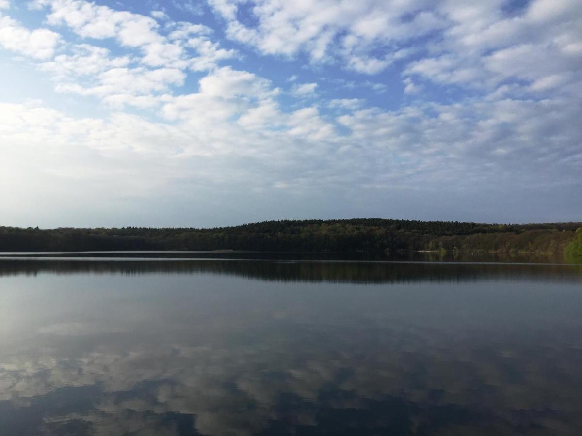 Ferienwohnungen Direkt Am See Bei Den Kaiserbaedern 제바트헤링스도르프 외부 사진