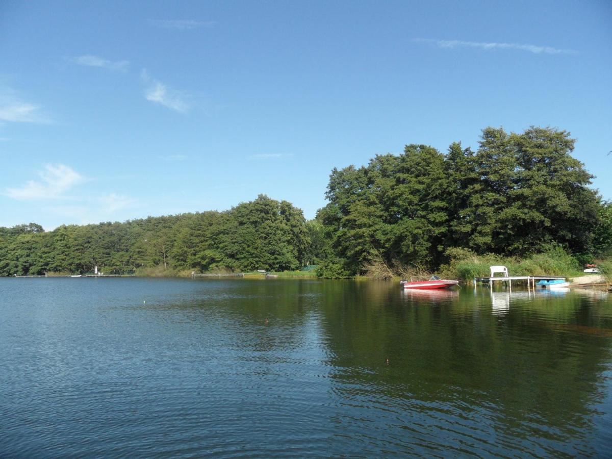 Ferienwohnungen Direkt Am See Bei Den Kaiserbaedern 제바트헤링스도르프 외부 사진