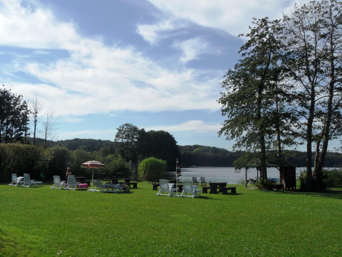 Ferienwohnungen Direkt Am See Bei Den Kaiserbaedern 제바트헤링스도르프 외부 사진